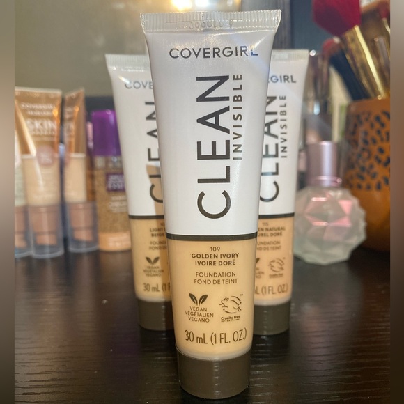 Clean Invisible Foundation shade-109 Golden Ivory - Picture 1 of 9